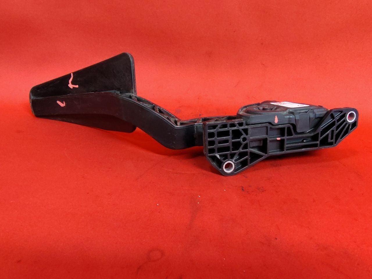 2011-2020 Dodge Ram Pickup Accelerator Gas Foot Pedal 68043161AD