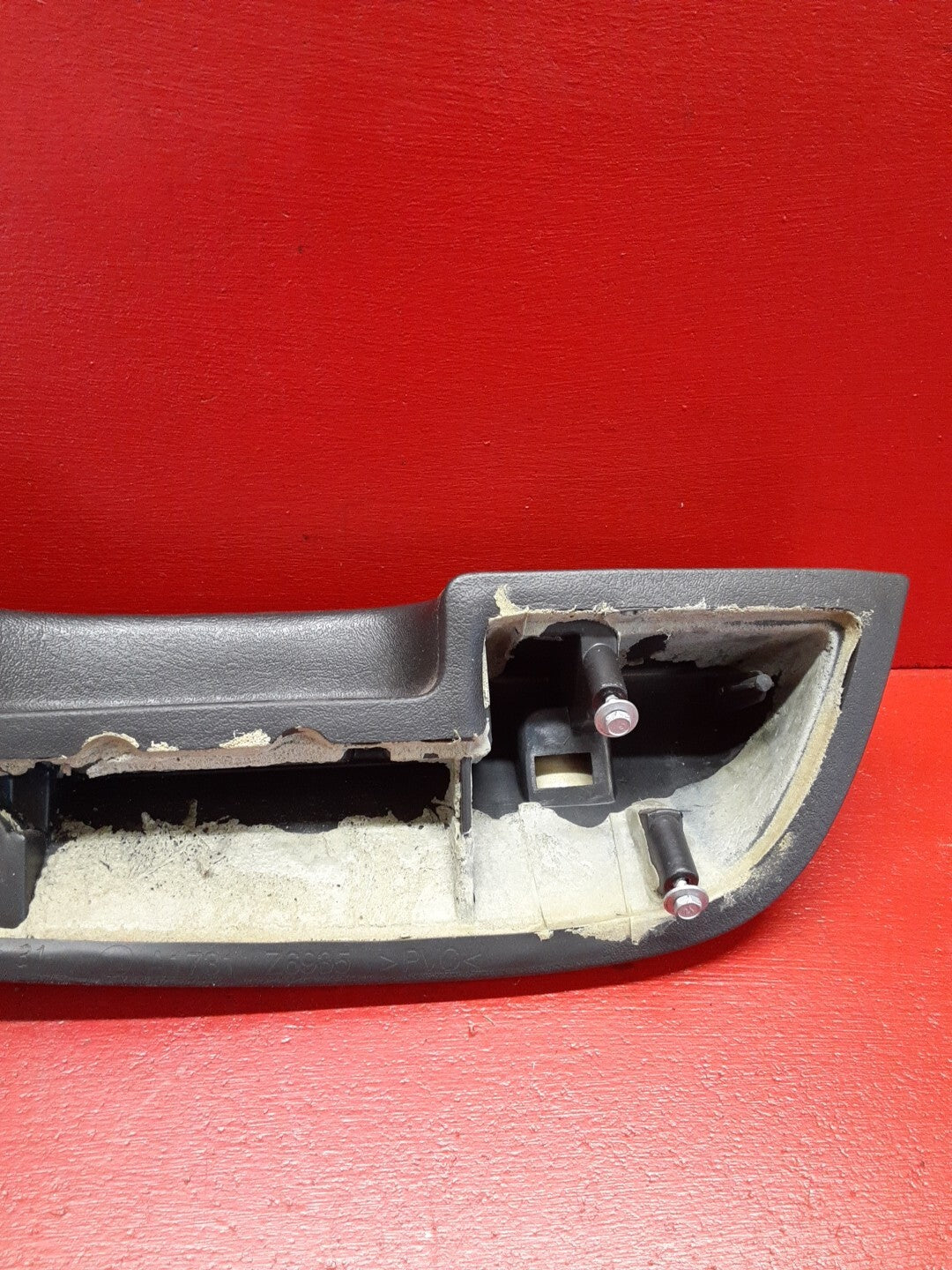 2005 2006 Chevrolet Trailblazer Left Rear Armrest W/ Window Switch 15109967