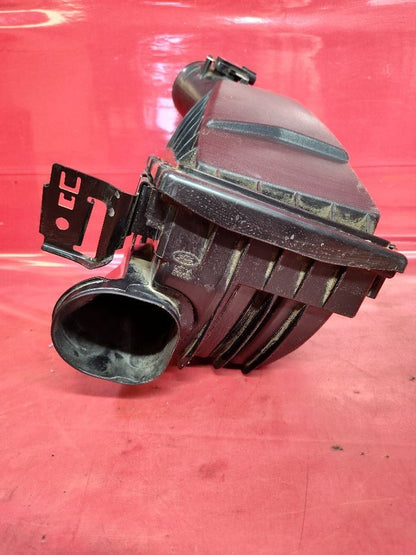 2010-2013 Land Rover LR4 Range Rover LEFT DRIVER Air Cleaner Filter Box Housing