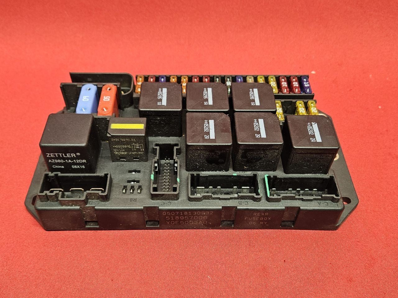 2006 Range Rover V8 Supercharged Interior REAR Side Quarter Panel Fuse Box