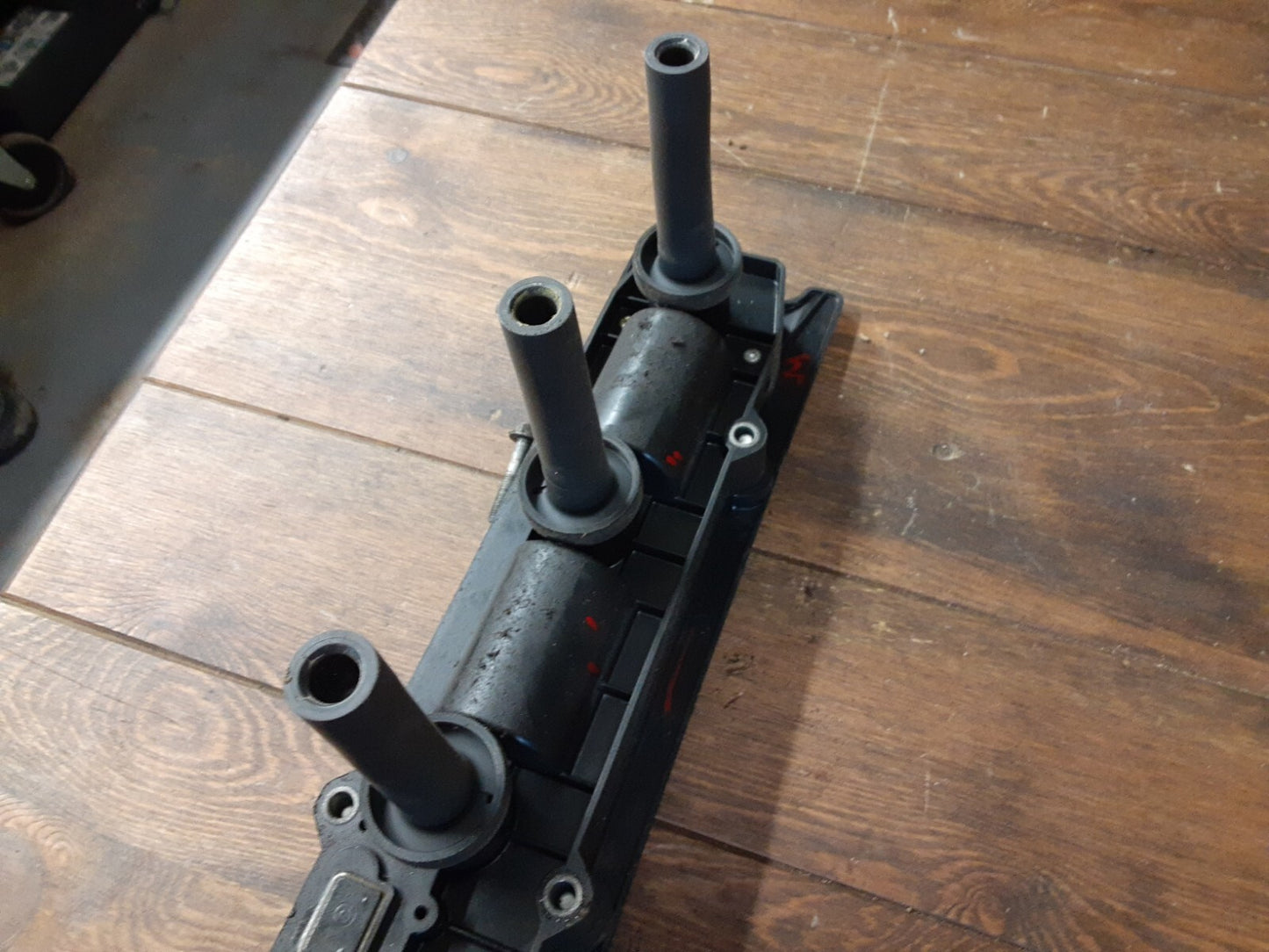 2000 - 2005 Chevy Olds Pontiac Saturn 2.2L L4 Ignition Coil Module Pack 12580538