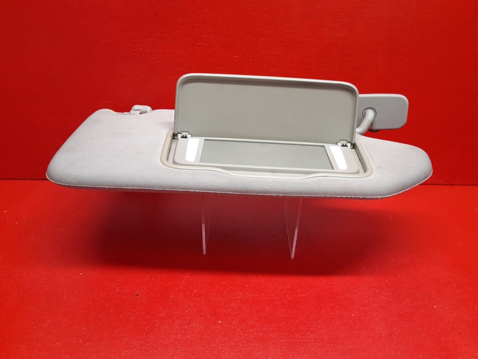 2003 - 2006 Volvo XC90 RIGHT PASSENGER SIDE Sun Visor Illuminated