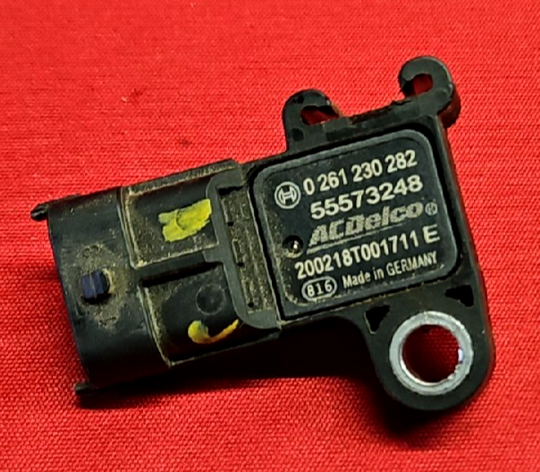 Multiple GM Vehicles - Manifold Absolute Pressure MAP Sensor - 55573248