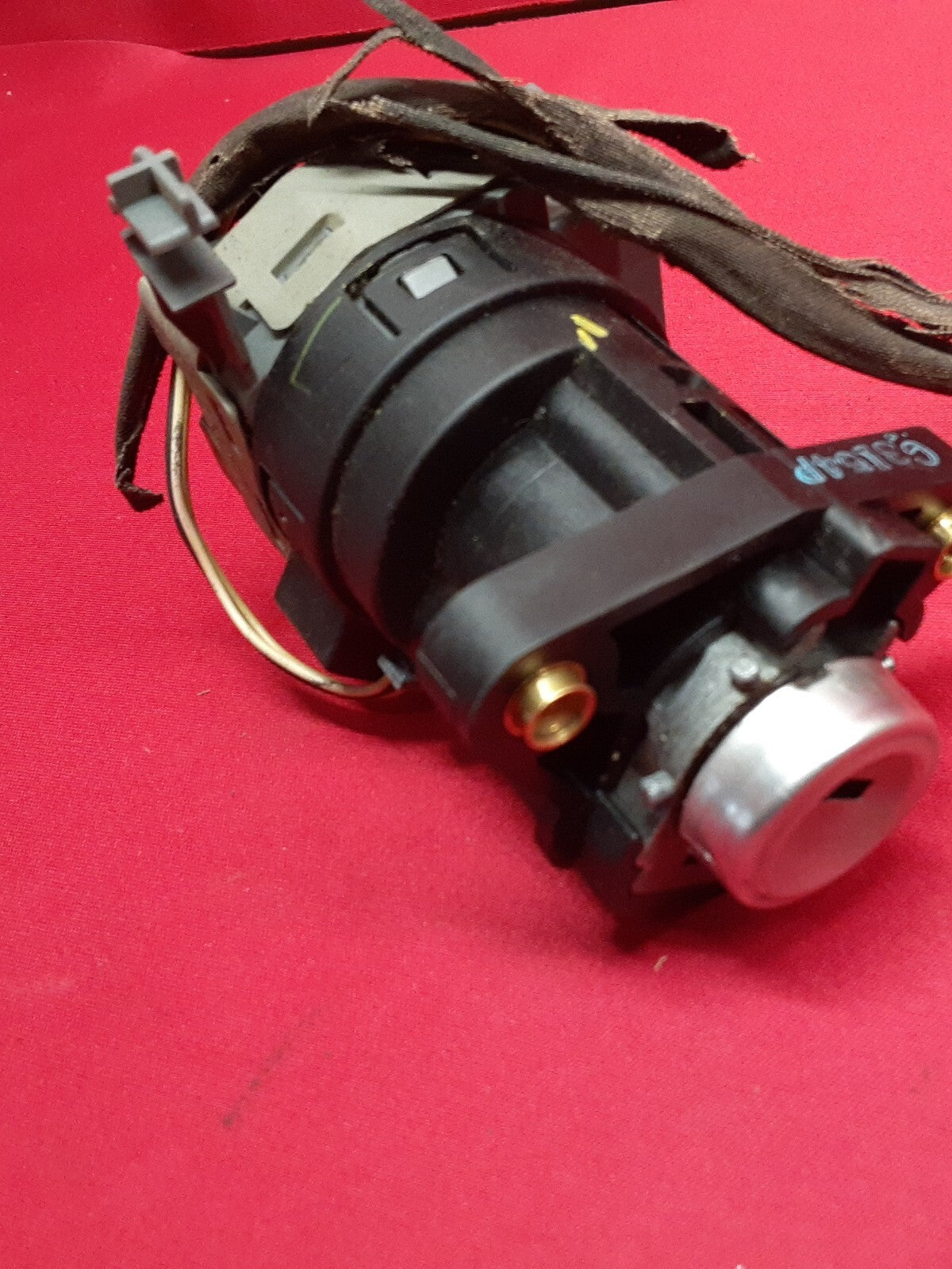 2002 - 2005 Chevy Olds Pontiac Ignition Switch Lock Housing & Cylinder  22737173