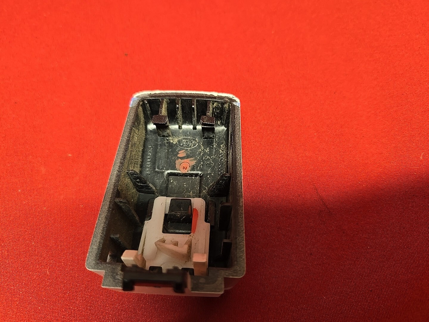 2010 - 2016 Land Rover LEFT DRIVER Door Handle Lock Cap LRC687 FUJI WHITE