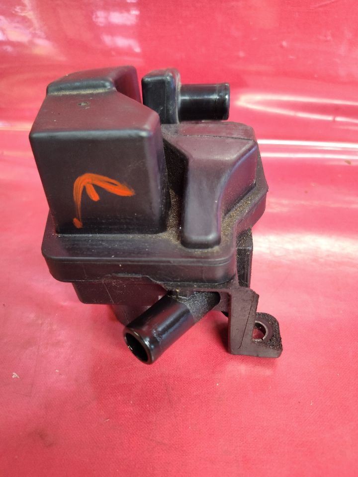 2012-2017 Fiat 500 1.4L L4 Engine Oil Separator PCV Valve w/ Two Hoses