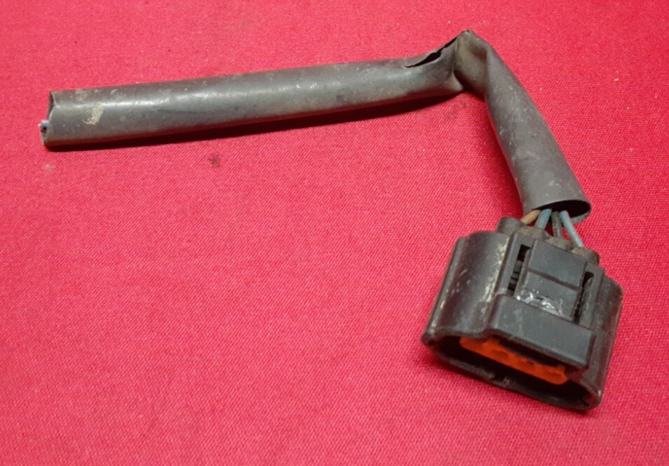 1992 1993 Lexus ES300 Toyota Camry 3.0L V6 A/T Throttle Body 22210-62090 PIGTAIL