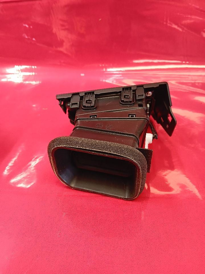 2013-2016 Hyundai Genesis Coupe LEFT DRIVER Outer Dash Panel Air Vent