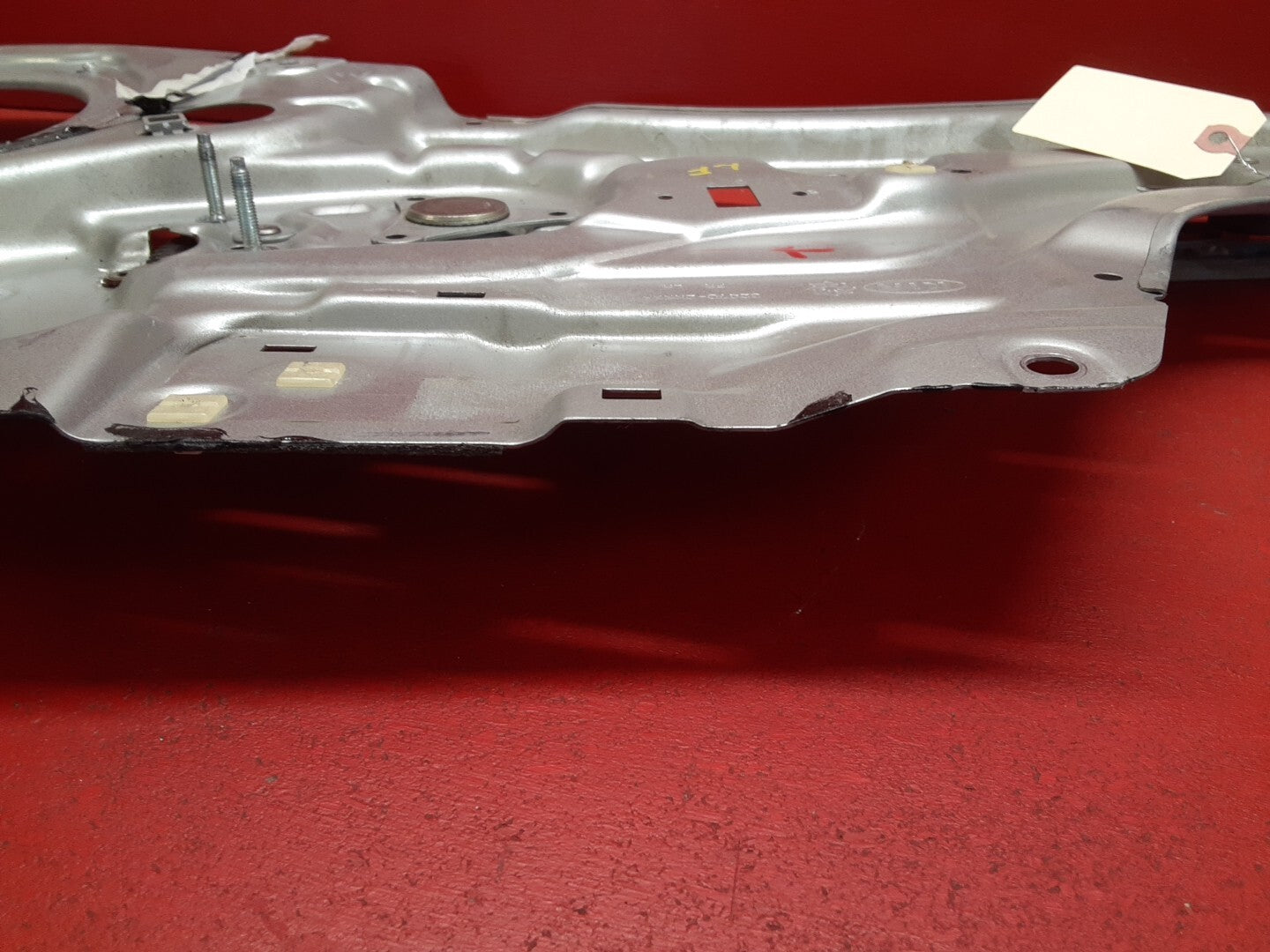 2010 2011 Kia Soul FRONT LEFT DRIVER SIDE Window Regulator Assembly 824012K000
