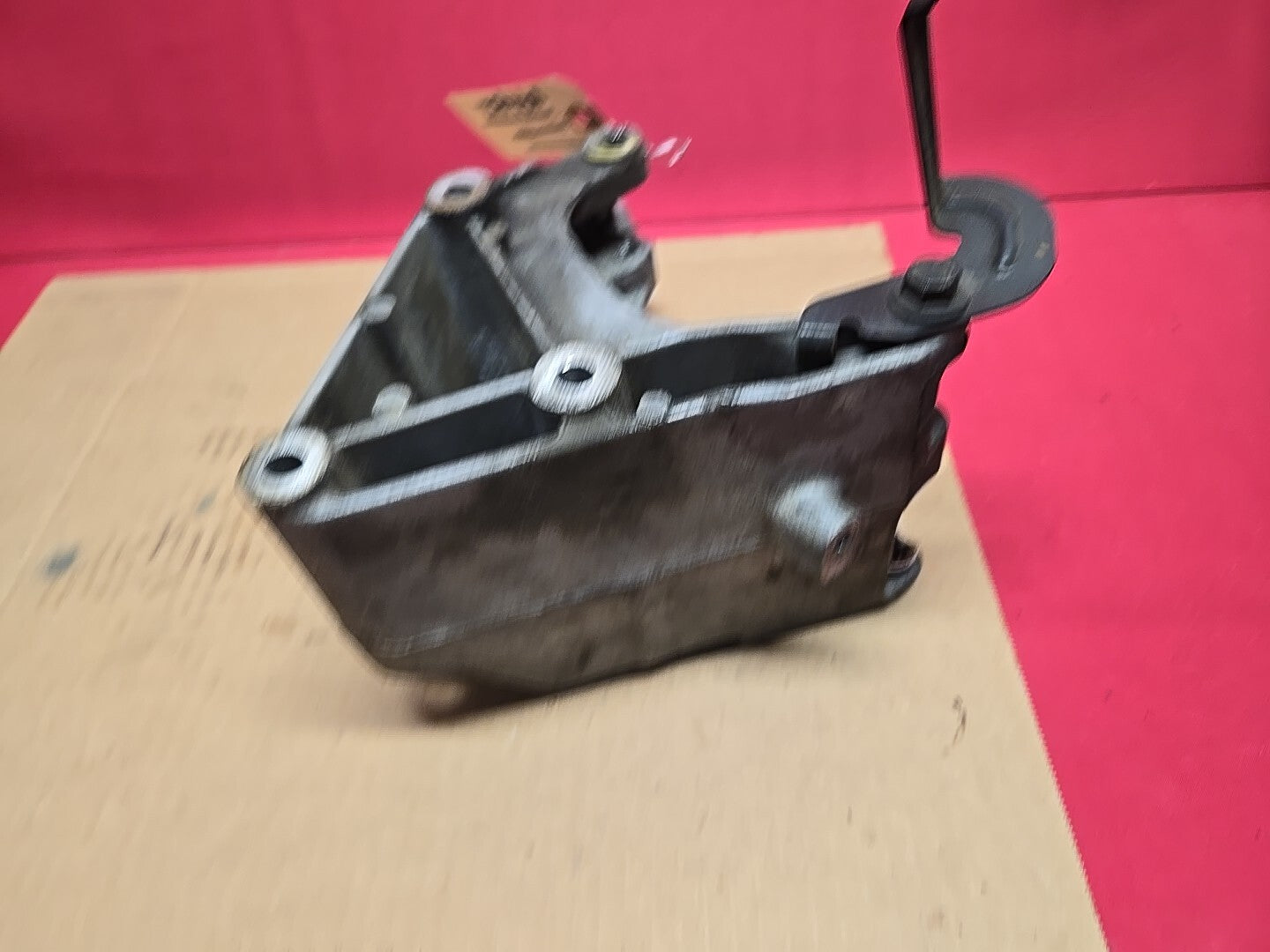 1996 - 2014 Chevrolet GMC Oldsmobile V6 Drive Belt / Alternator Bracket 10236997