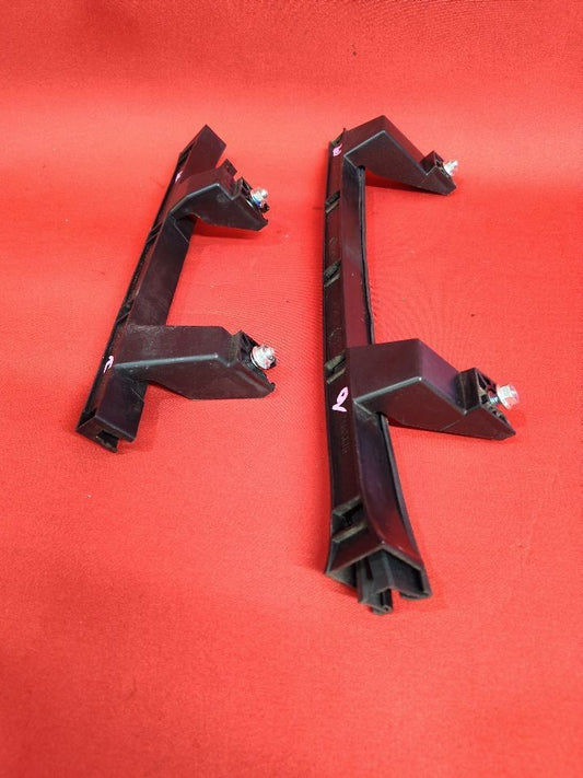 2012-2019 Fiat 500 Front RIGHT PASSENGER Door Glass Window Channel Guide SET
