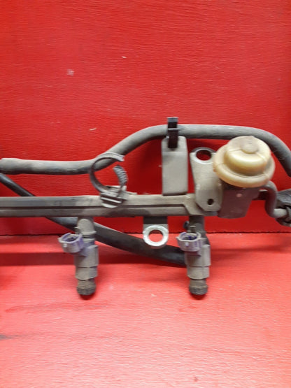 2001 2002 2003 Mazda Protege Fuel Rail W/ Injector Assembly