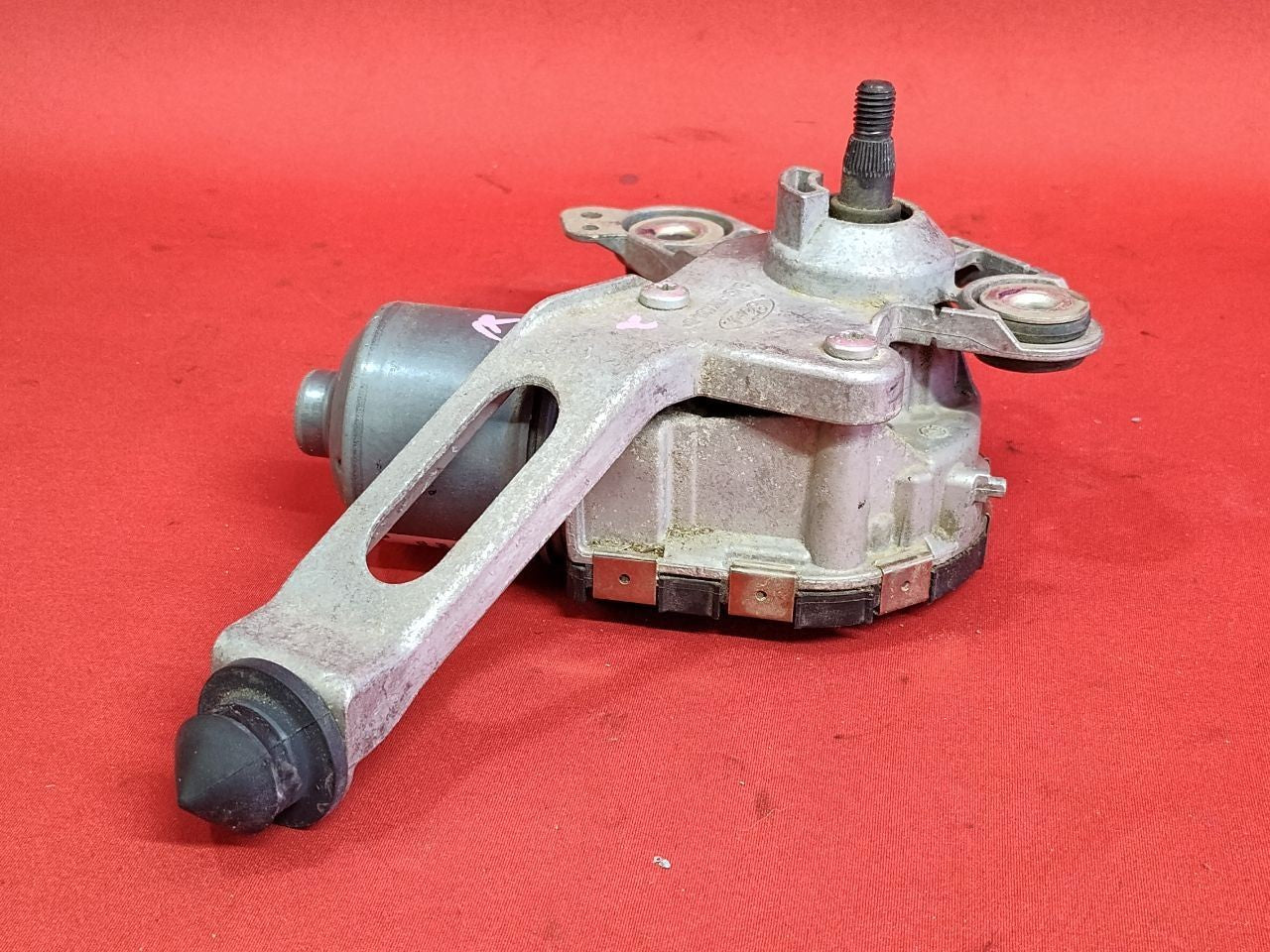 2012-2018 Ford Focus FRONT RIGHT PASSENGER Windshield Wiper Motor w/ Bracket