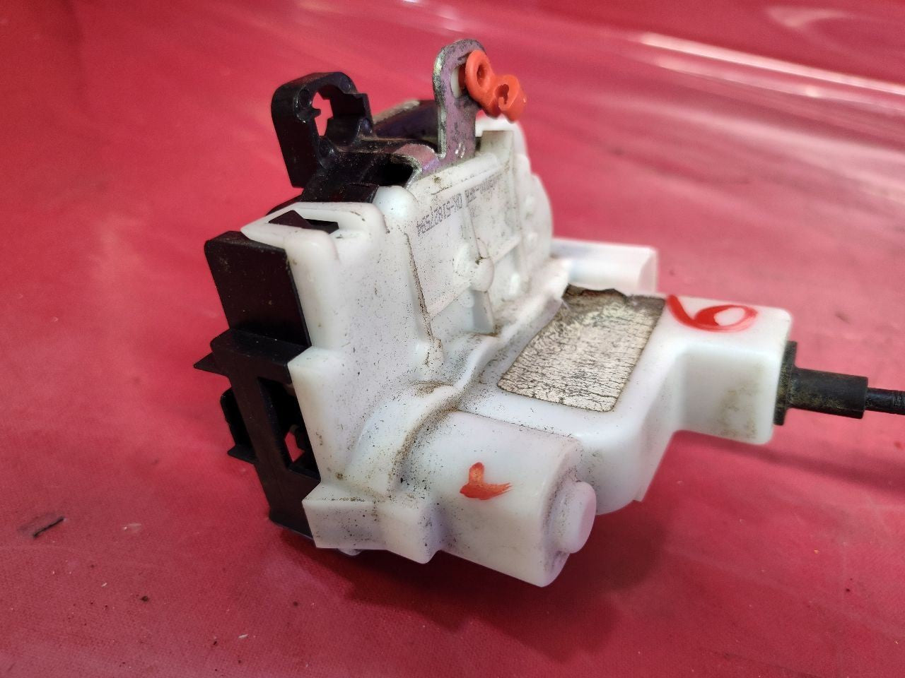 2012-2019 Fiat 500 FRONT RIGHT PASSENGER Door Latch Lock Actuator w/ Cable