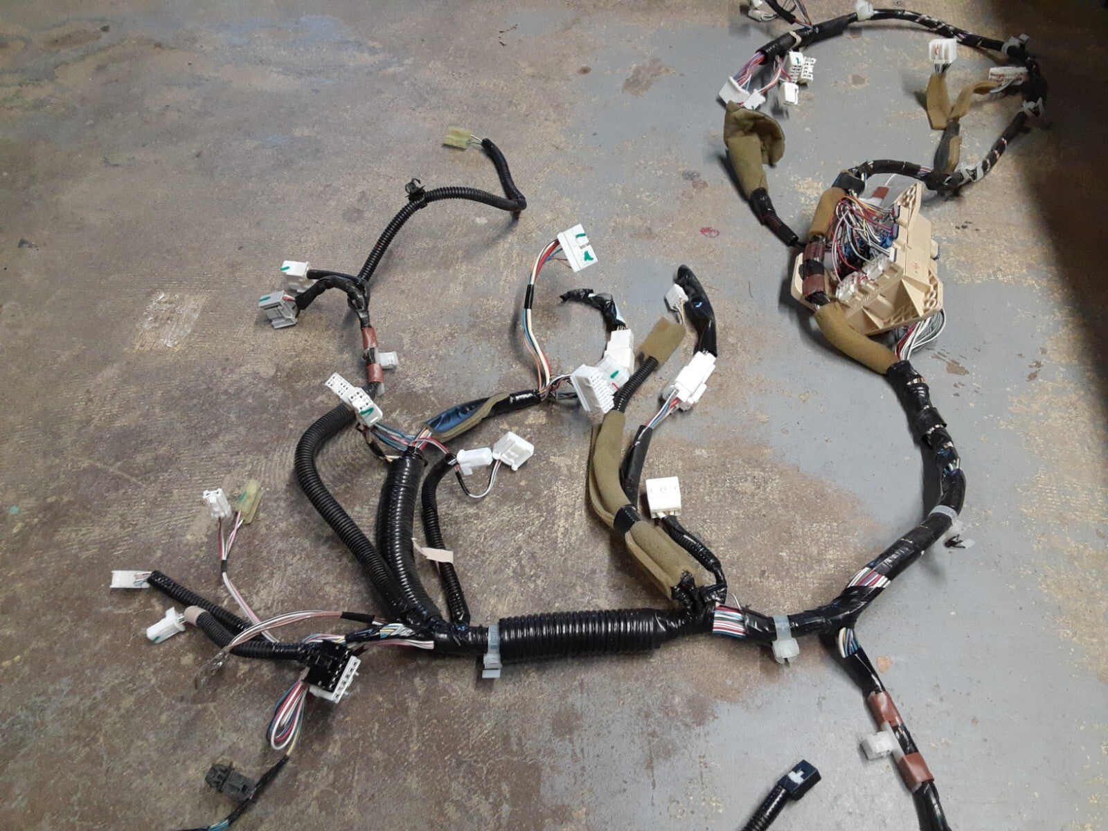 2004 - 2007 Toyota Highlander Instrument Panel Wiring Harness   82141-48A40