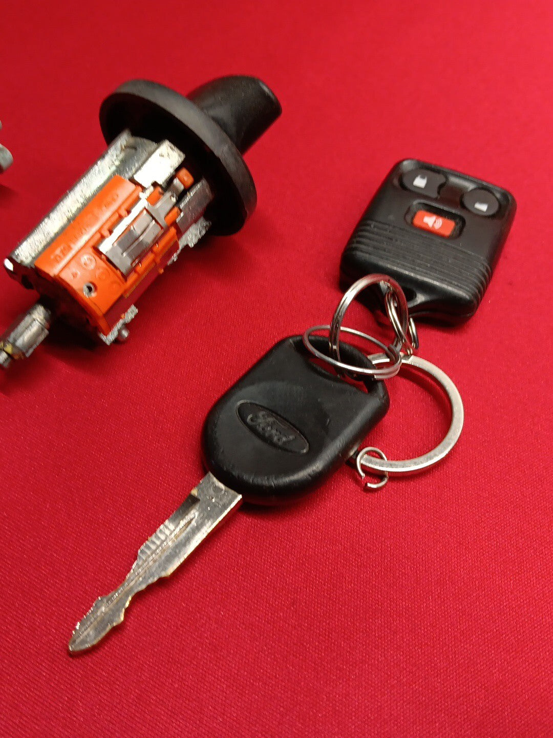 2004 2005 2006 2007 Ford Freestar - Ignition Lock Cylinder W/ Key & Door Tumbler