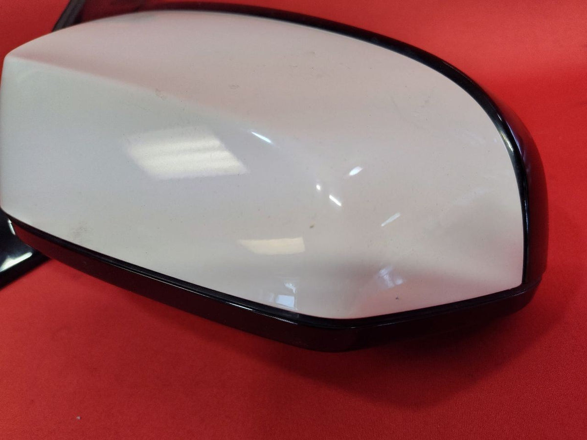 2011-2013 BMW 528i 535i 550i Right Passenger Door Mirror Alpine White BAD GLASS