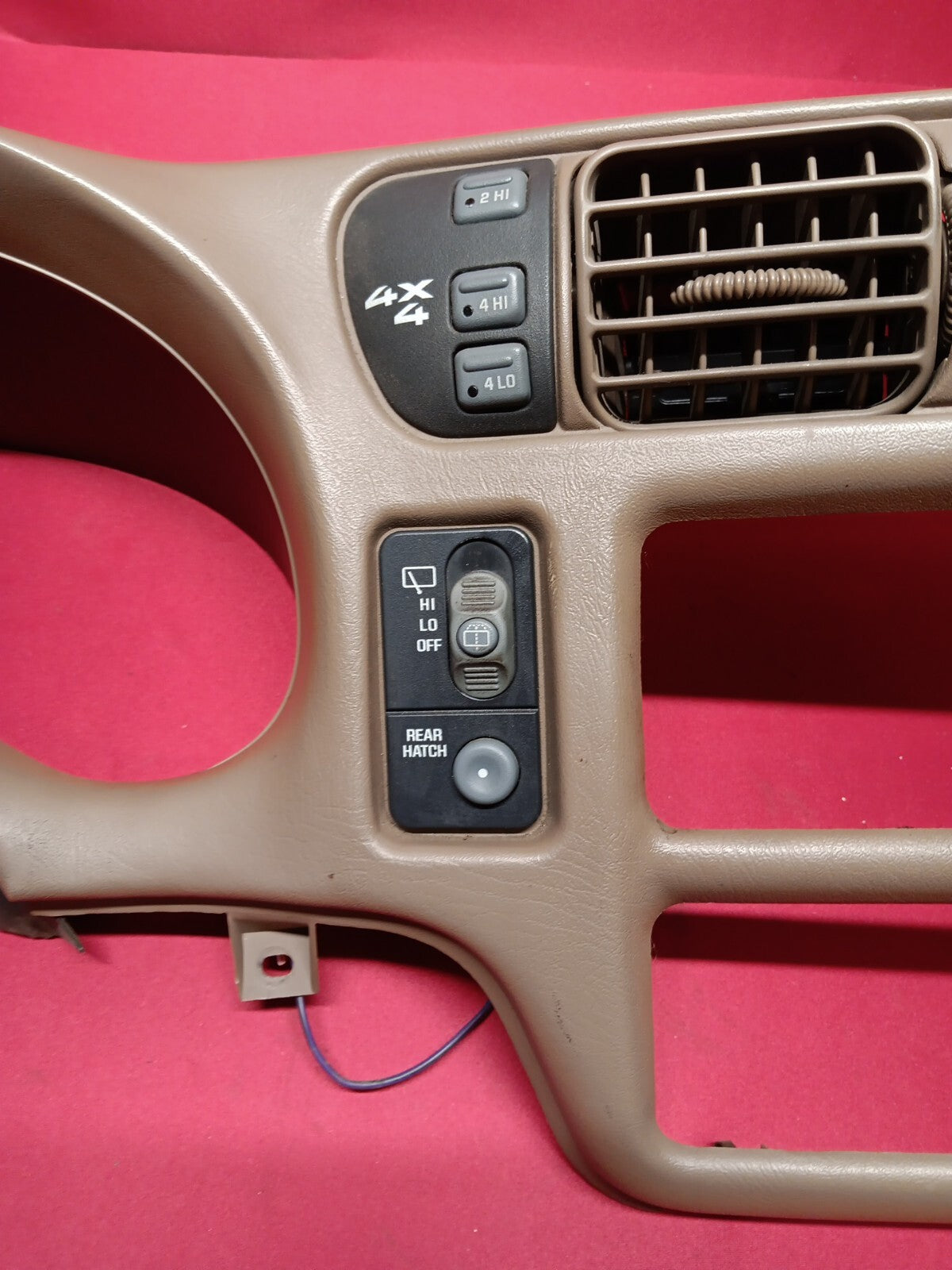1998 - 2004 Blazer Jimmy Sonoma S-10 - Cluster Dash Bezel W/ Vents and Switches