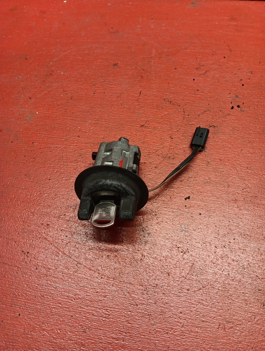 2000-2005 Gm Multi vehicle Ignition Lock Cylinder W/ Key 25832352