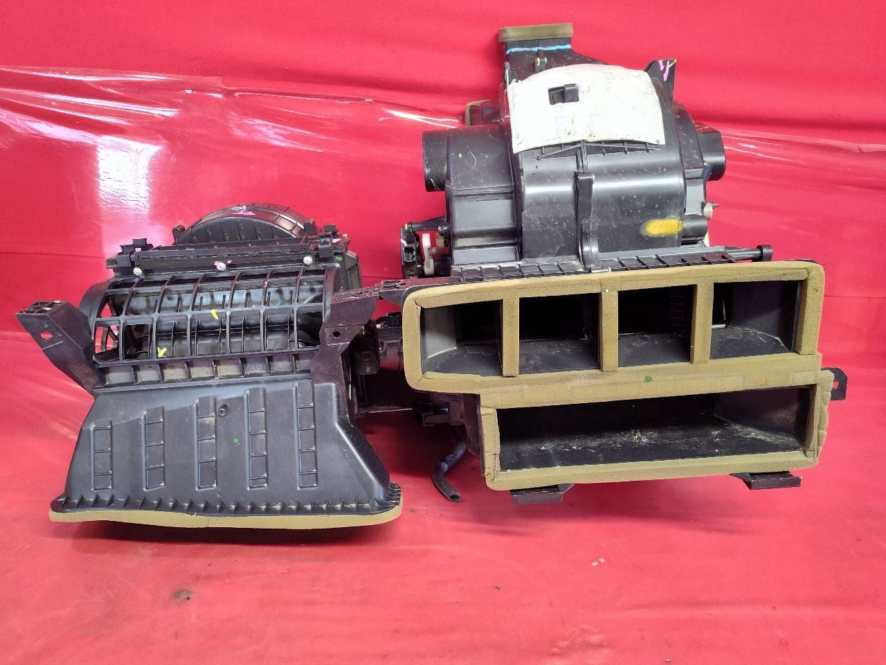 2016-2019 Kia Sorento Manual Climate HVAC Evaporative Heater Blower Box - 81k