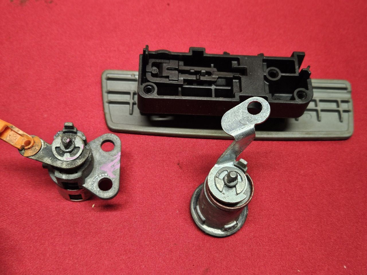 2006 Dodge charger 05-06 Magnum / 300 Ignition Lock Switch Door Cylinder Key SET