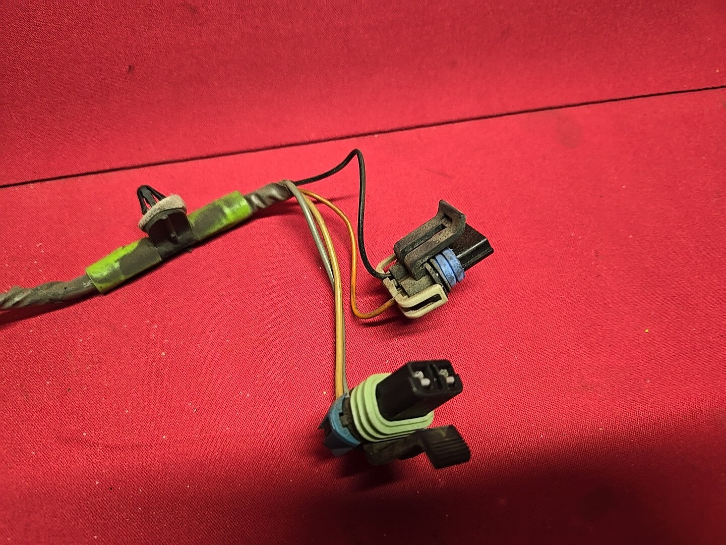 1995 - 2005 Chevrolet GMC Olds PASSENGER FRONT Latch Lock Actuator - PIGTAILS