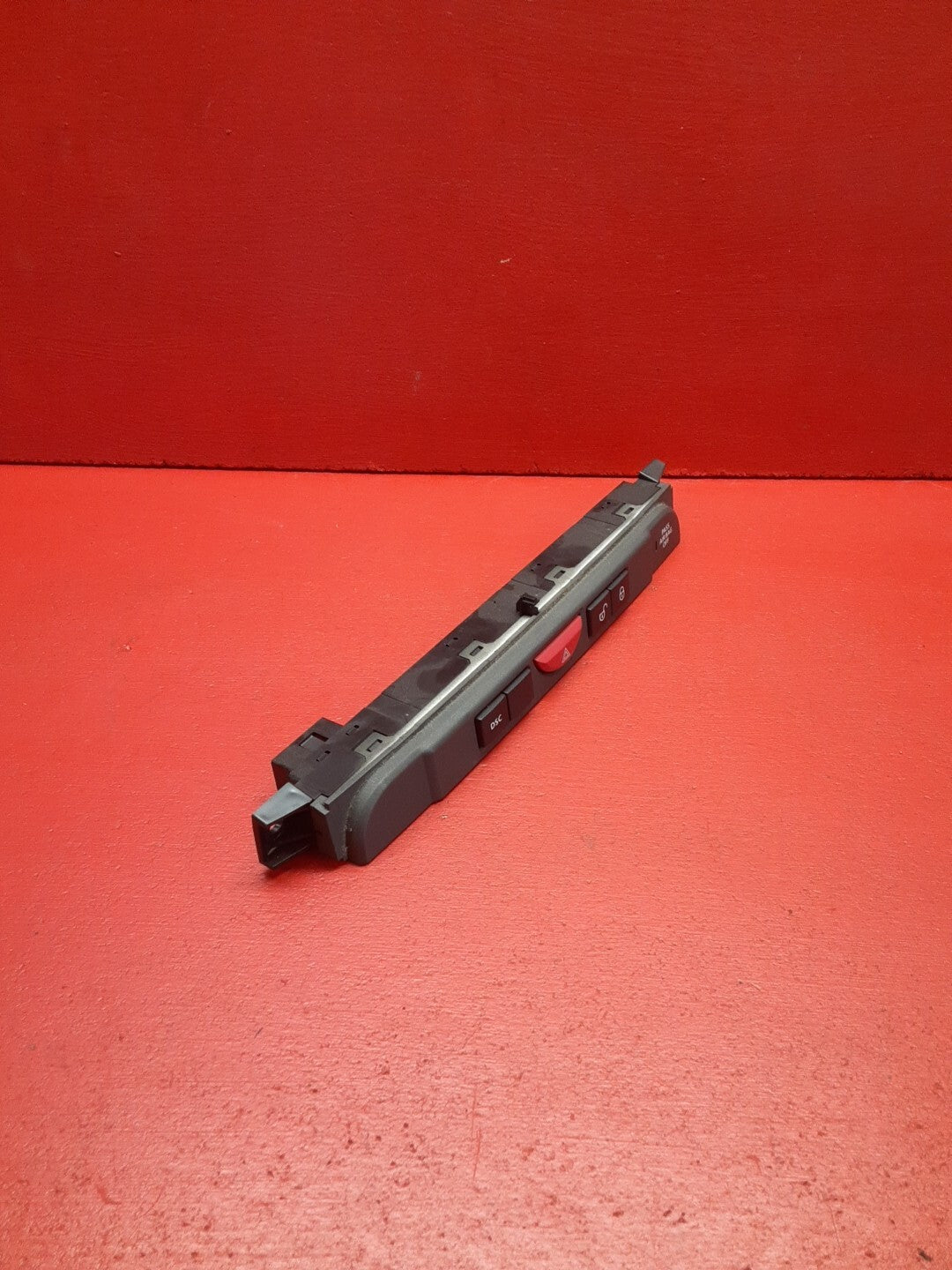2005 2006 2007 Land Rover LR3 Hazard Switch Lock Switch Assembly YUL500450WUX