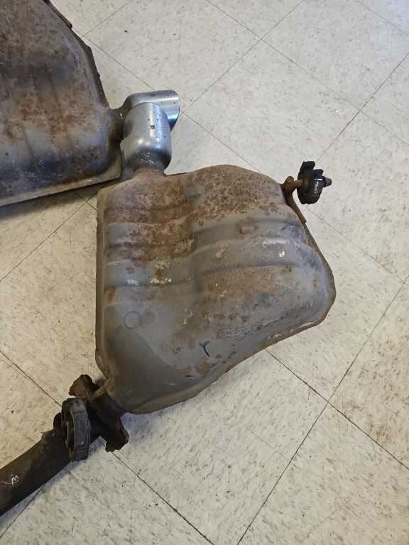 2011 - 2013 Jeep Grand Cherokee 5.7L V8 Left Right Exhaust Muffler Pair w/ Tips