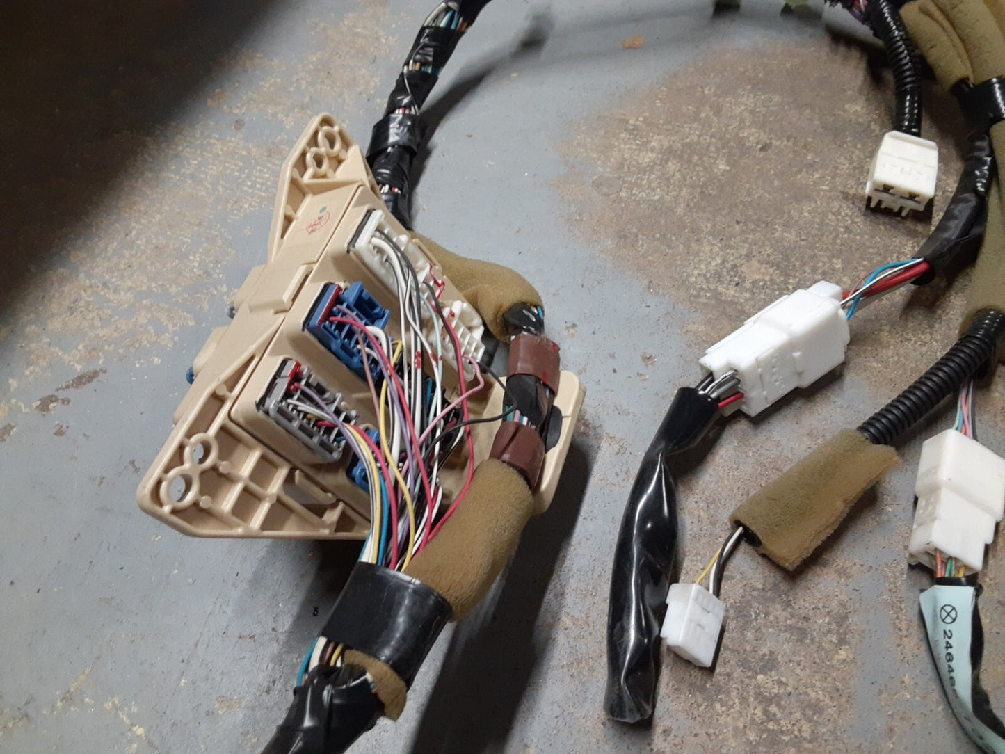 2004 - 2007 Toyota Highlander Instrument Panel Wiring Harness   82141-48A40