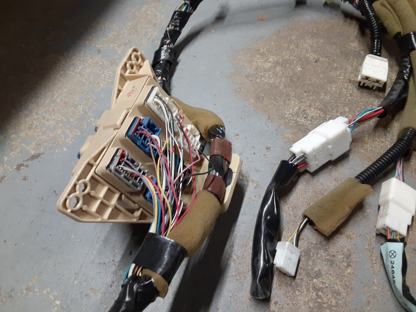 2004 - 2007 Toyota Highlander Instrument Panel Wiring Harness   82141-48A40