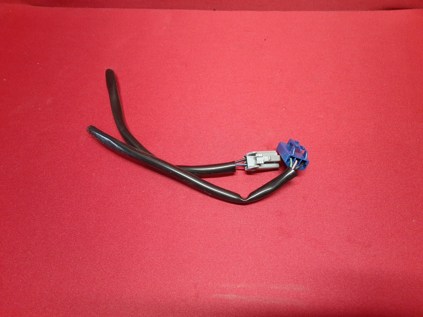 2014 - 2018 Mazda 3 HATCHBACK Left Driver HALOGEN Tail Light Lamp PIGTAILS ONLY