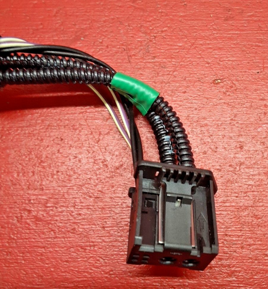 10-16 Range Rover Sport USB Bluetooth Interface Control Module PIGTAIL LR020465