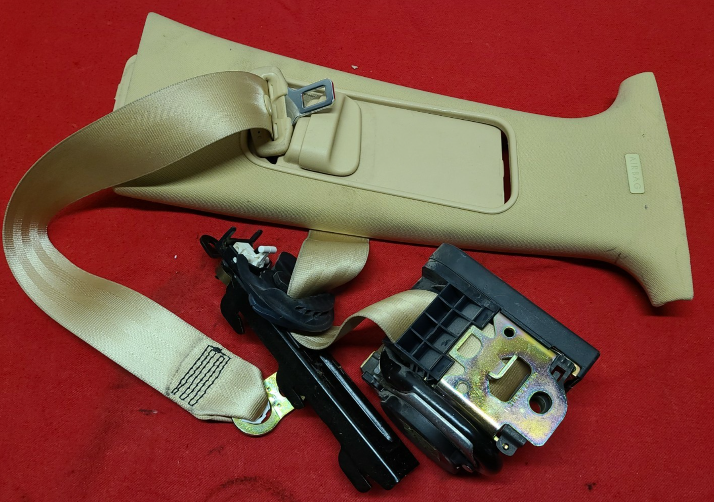 2002 - 2005 VW Passat Seat Belt Front Seat Passenger Retractor - Tan W/ Trim