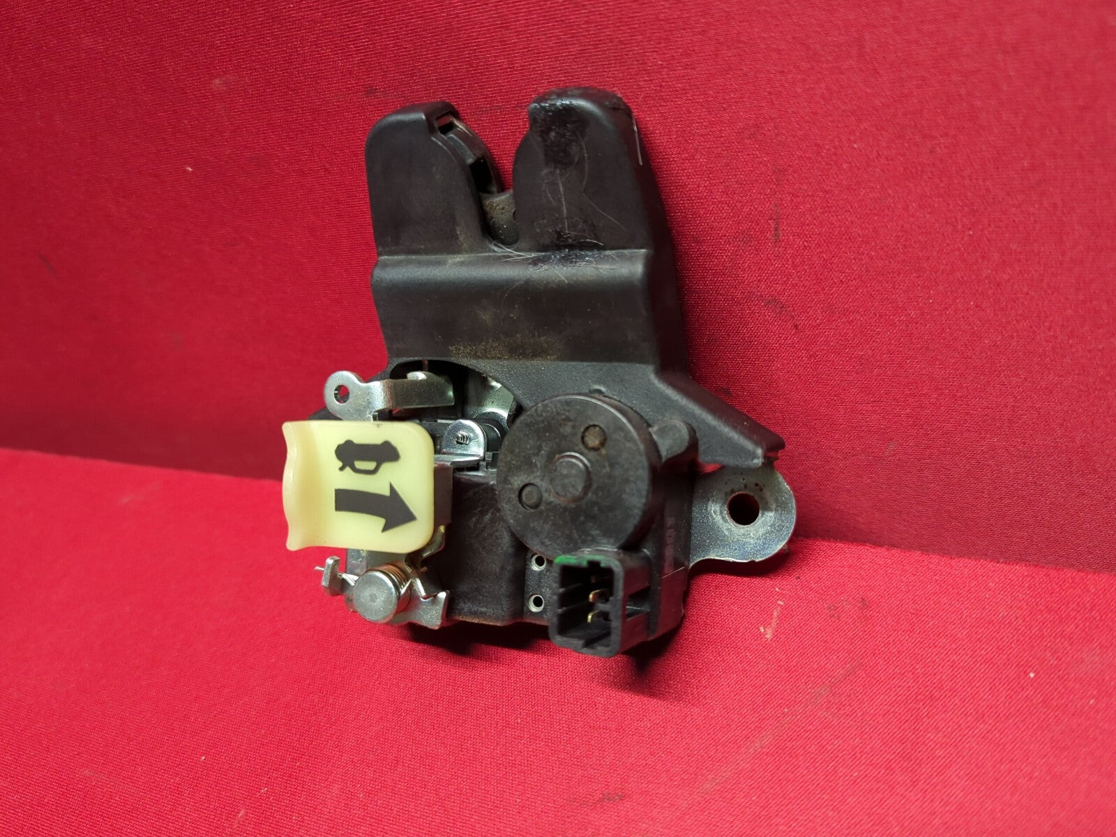 Hyundai 2009 2010 Sonata 2010 - 2016 Genesis Coupe Trunk Latch 81230-0A501
