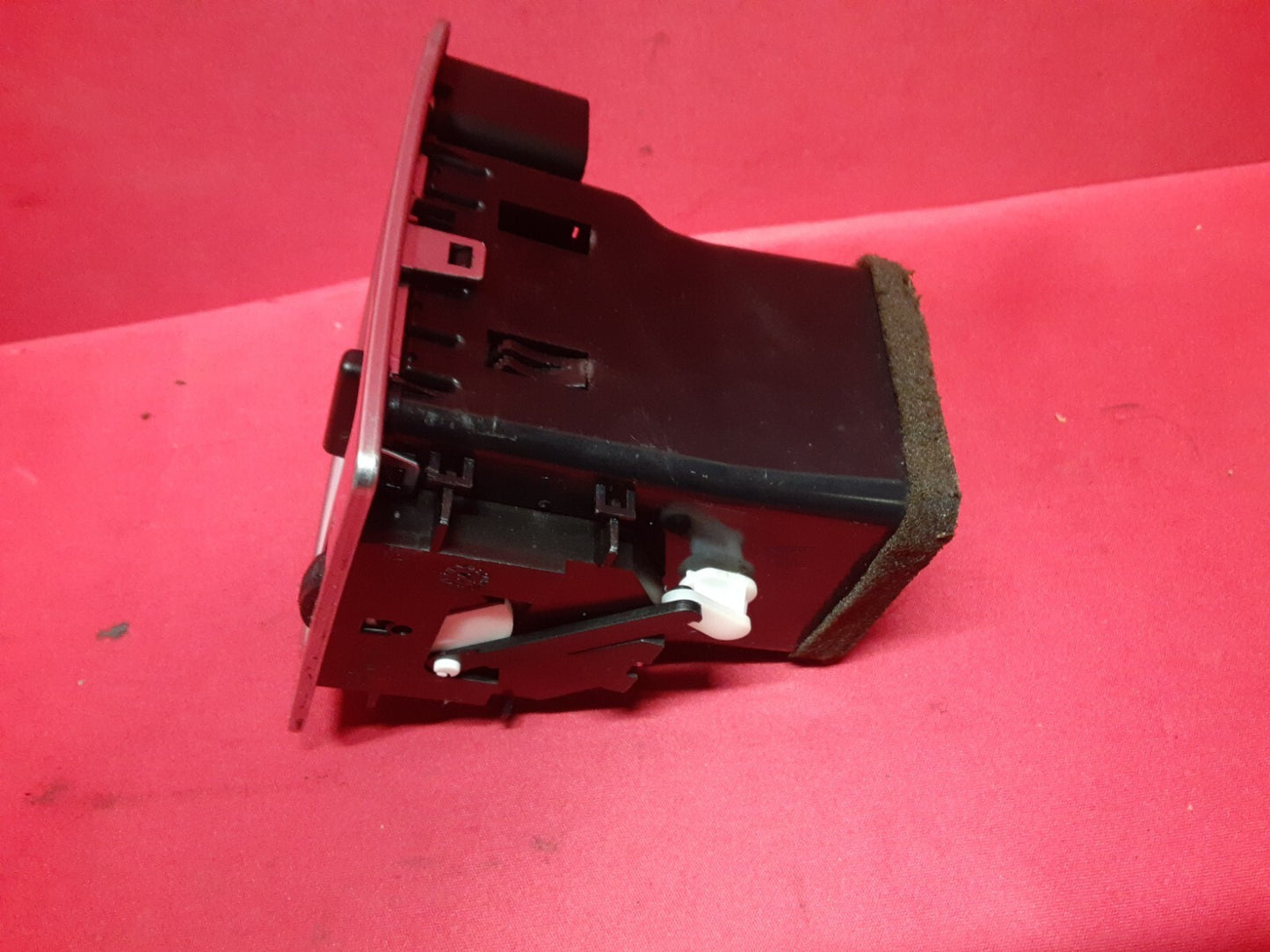 2003 - 2006 Range Rover HSE LEFT OUTER Dash Air Vent Register JVE000051