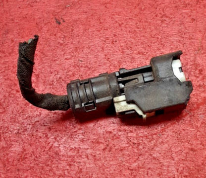 2005 - 2009 Kia Sorento Amanti 3.5L 3.8L Fuel Rail injector PIGTAIL 35304-3C400