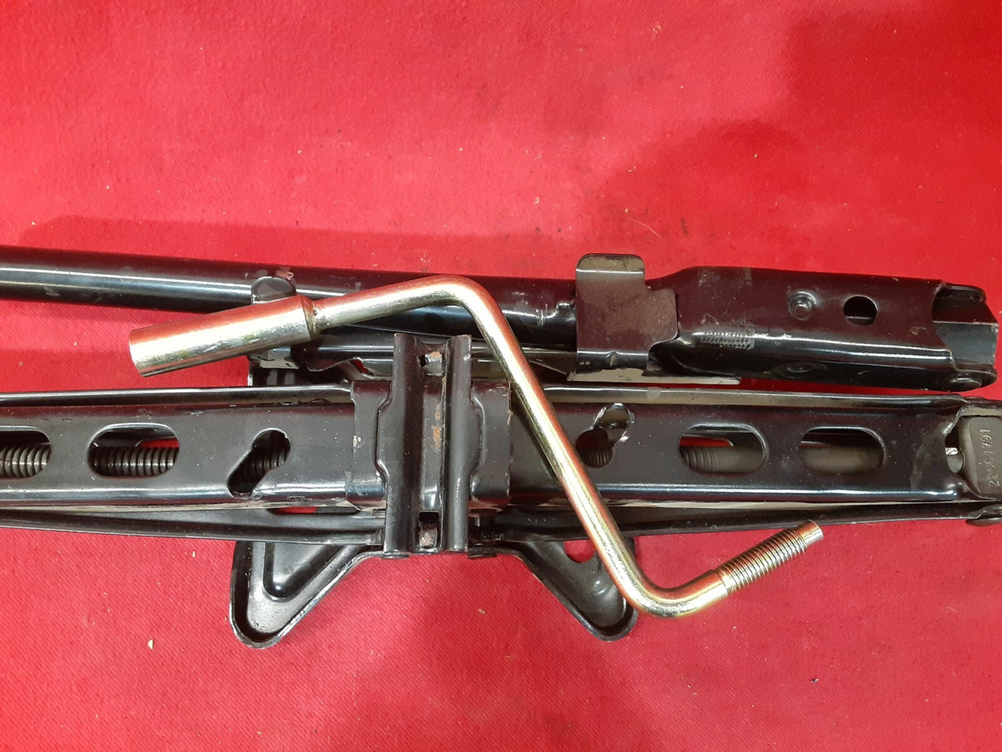 2002 2003 2004 2005 2006 2007 2008 2009 Saturn Vue Emergency Jack w/ Gold Crank