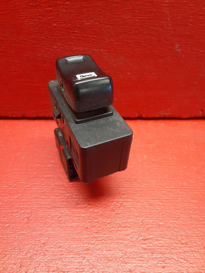 2000 - 2006 Nissan Sentra RIGHT FRONT PASSENGER SIDE Door Lock Switch