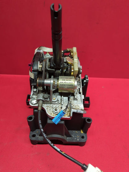 2003 - 2005 Land Rover Range Rover HSE Gear Selector Shifter UCB000051