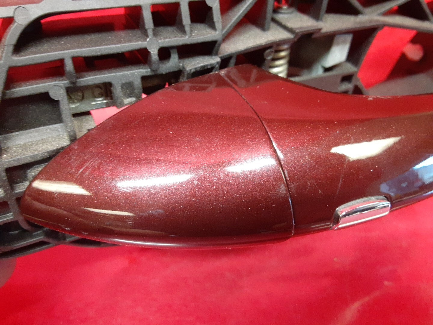 18-20 Buick Regal Sportback TourX RIGHT FRONT PASSENGER Door Handle Rioja Red