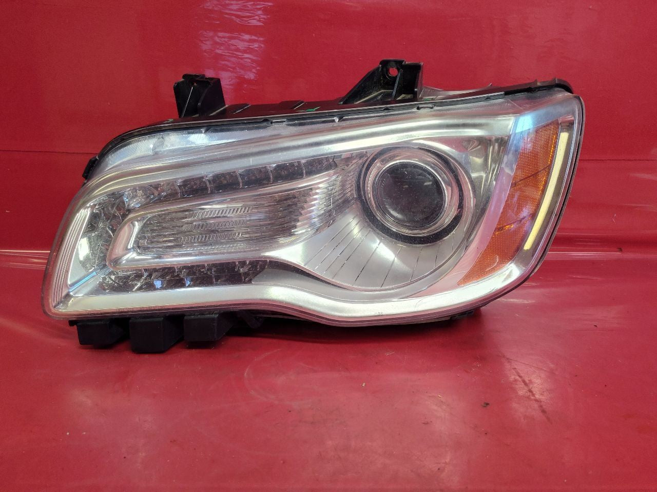 2011-2014 Chrysler 300 LEFT DRIVER Headlight Lamp ADAPTIVE Bi-Xenon HID