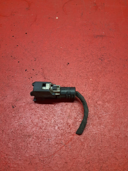 2005 - 2009 Kia Sorento Amanti 3.5L 3.8L Fuel Rail injector PIGTAIL 35304-3C400