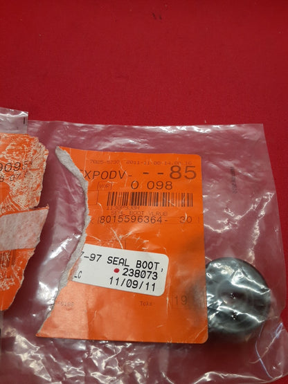 BRAND NEW OEM Mercedes-Benz Lower Gear lever Boot Seal A1112680797