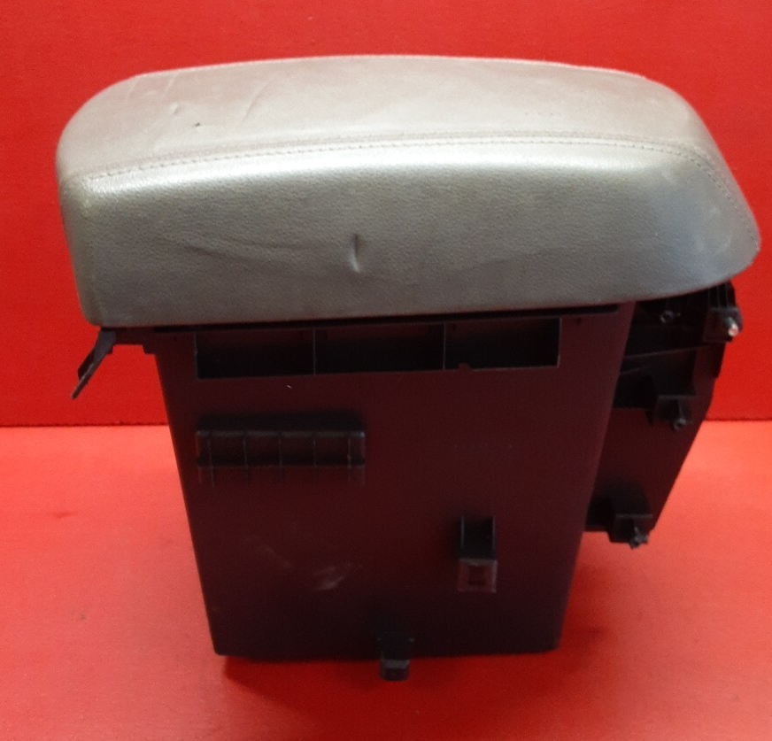 2011 2012 2013 Kia Sportage Center Console Bin W/ Armrest 846603W000GAH