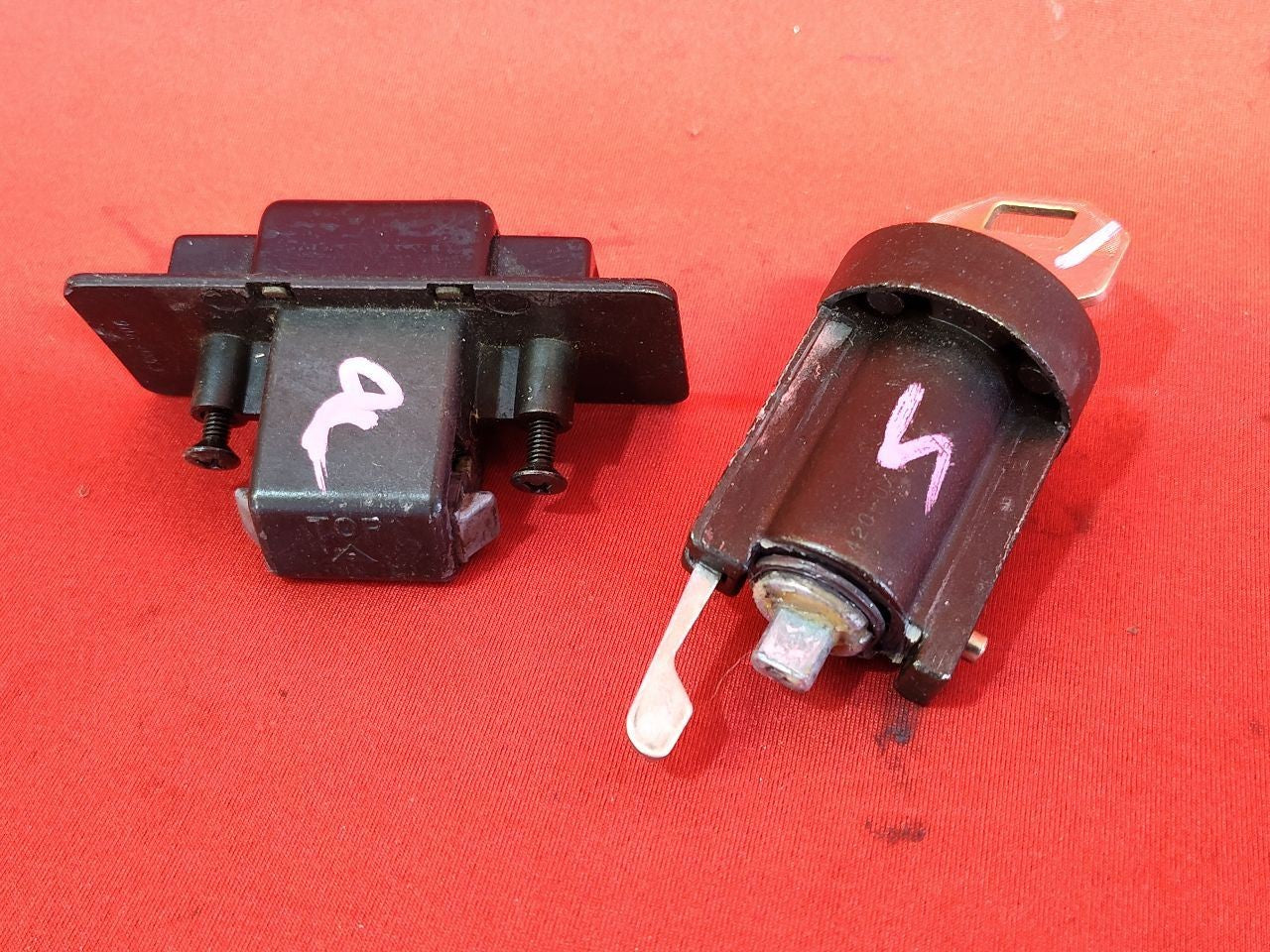 1995-1999 Mitsubishi Eclipse Conv. Ignition Door Glovebox Lock Cylinder Key Set