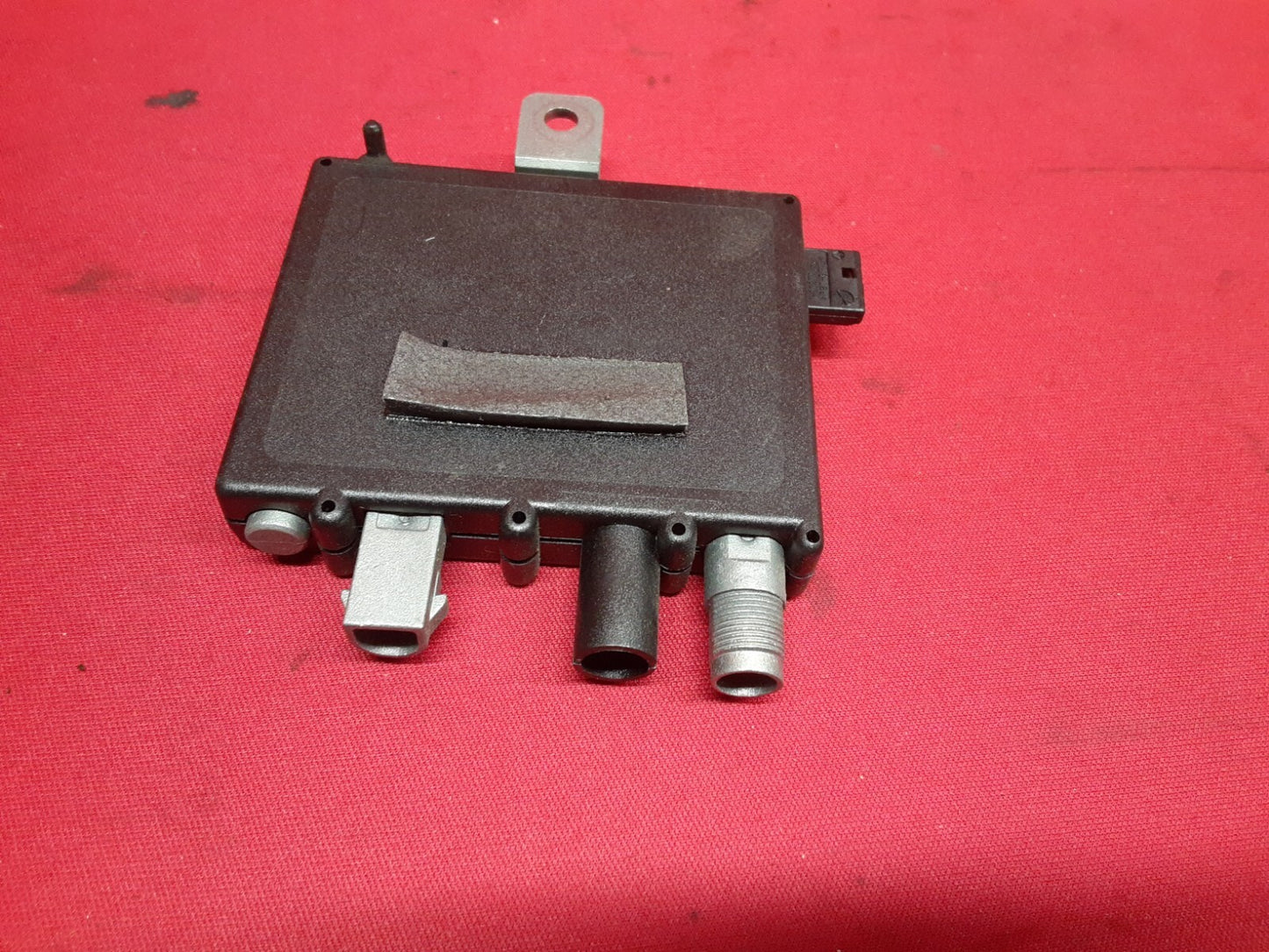 Land Rover Range Rover HSE Antenna Aerial AMP Amplifier Unit XUO000010