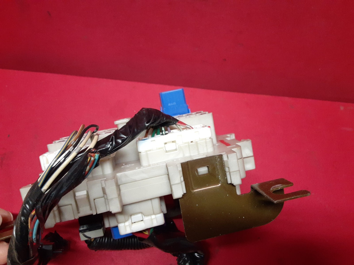 2002 - 2004 Nissan Altima Interior Fuse Box Relay Junction Block 24350-8J01A