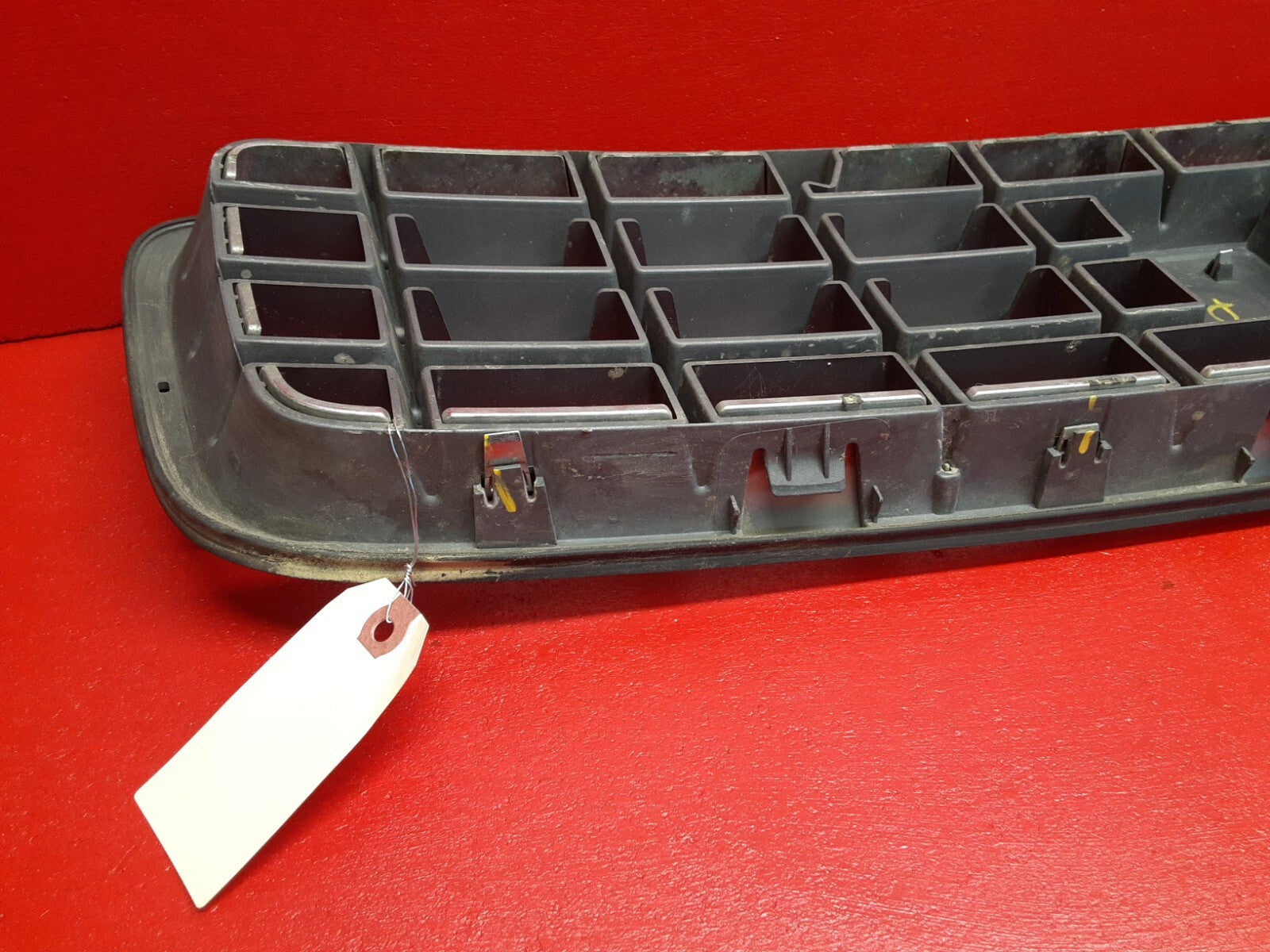 2003 - 2006 Volvo XC90 Front Grille 8620641