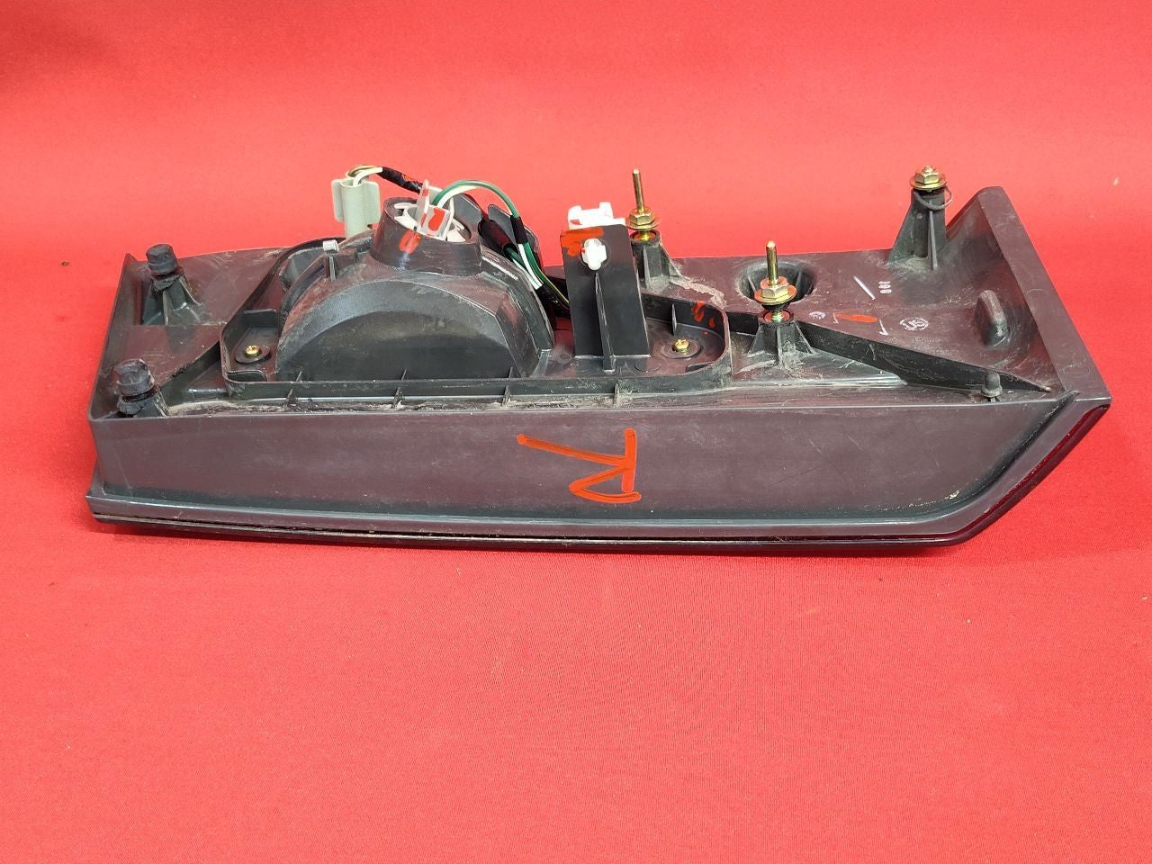 1997-1999 Lexus ES300 RIGHT PASSENGER Deck Trunk Lid Mounted Tail Light Lamp
