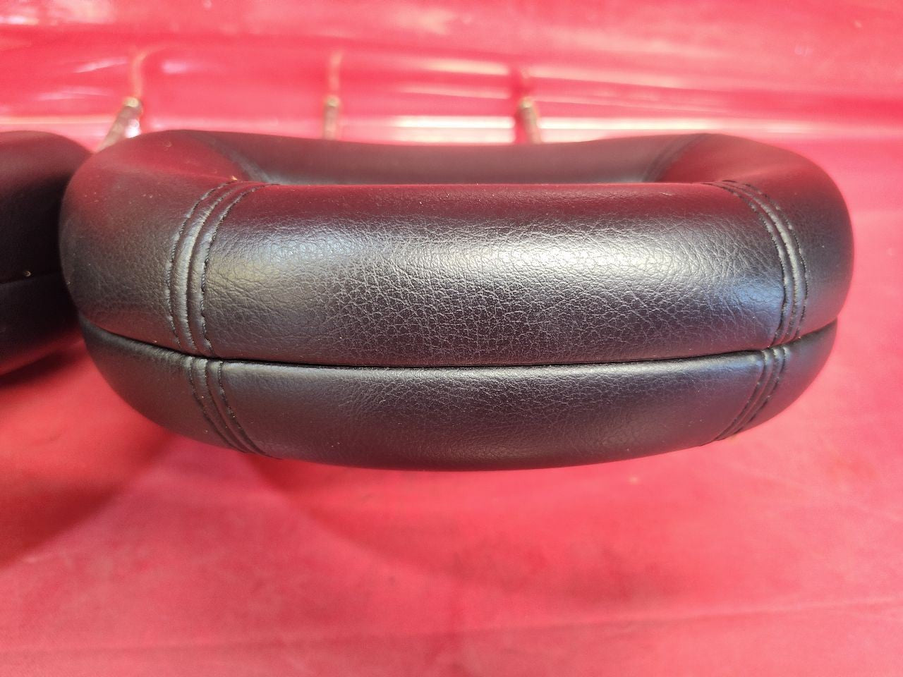 1999-2005 VW Volkswagen Beetle Front Left Right Seat Headrest Black Leather